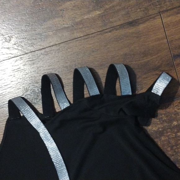 Top - Picture 2 of 6